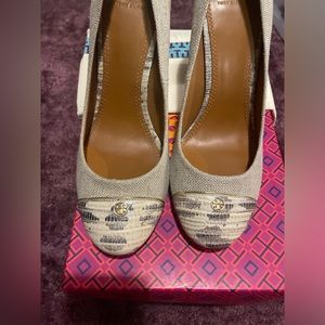 Tory Burch Beige linen 4 inch pumps